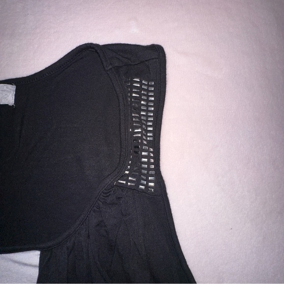 2010s layered stud top - Picture 5 of 9